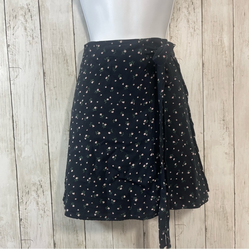 Brandy Melville Genevieve Wrap and Tie Floral Mini Skirt OS